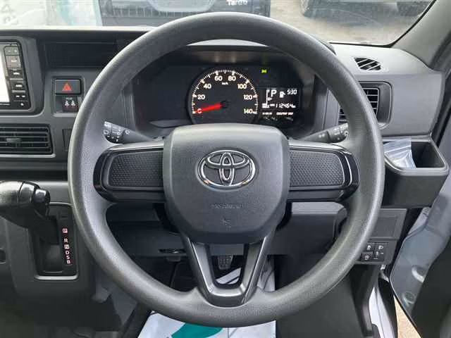 TOYOTA PIXIS VAN