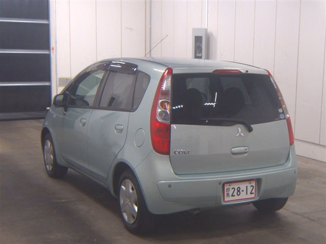 MITSUBISHI COLT