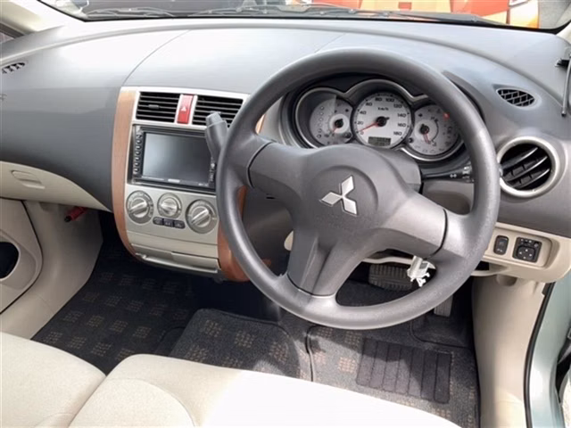 MITSUBISHI COLT