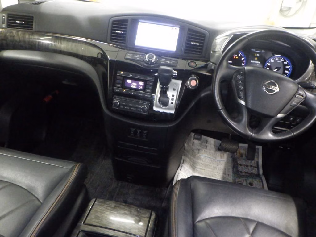 NISSAN ELGRAND