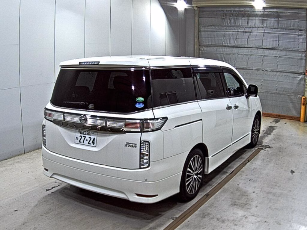 NISSAN ELGRAND