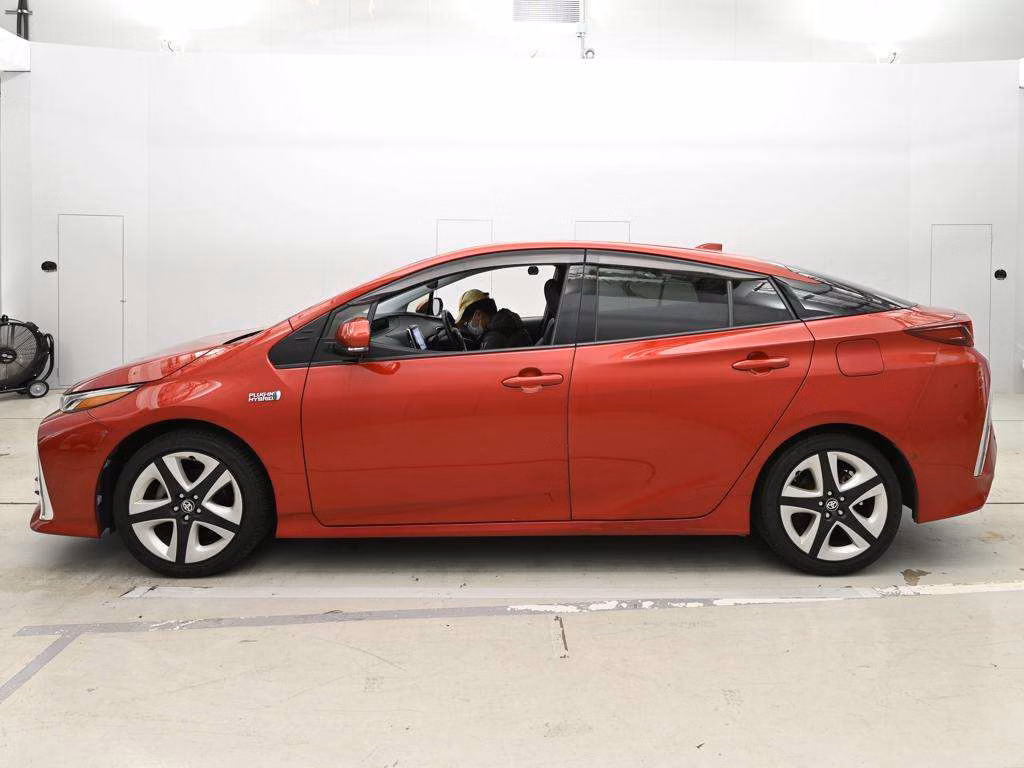 TOYOTA PRIUS PHV