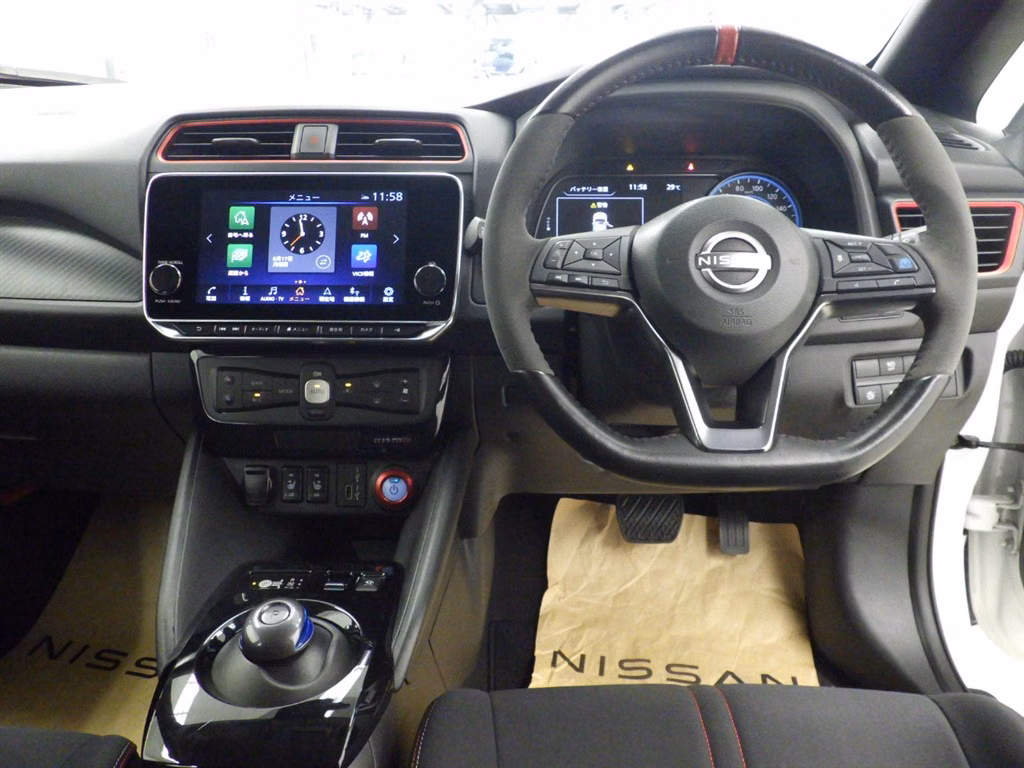 NISSAN LEAF