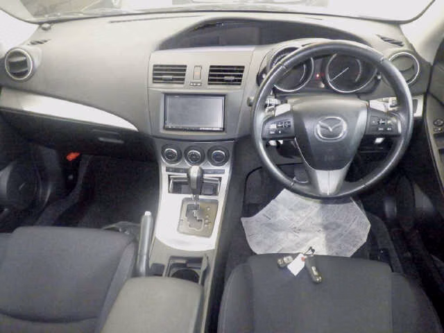 MAZDA AXELA