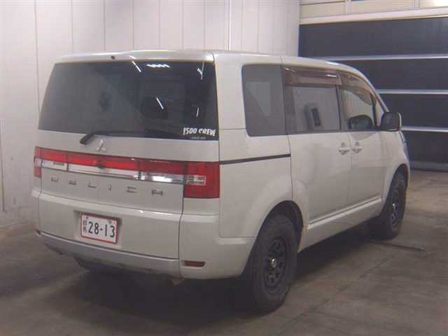 MITSUBISHI DELICA D:5