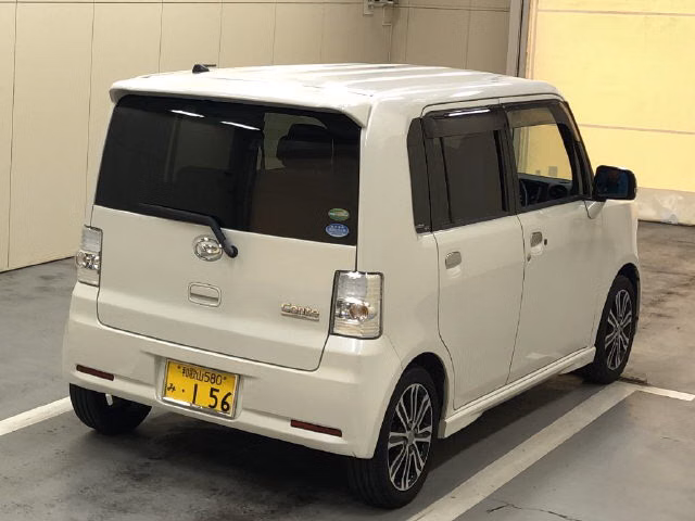 DAIHATSU MOVE CONTE