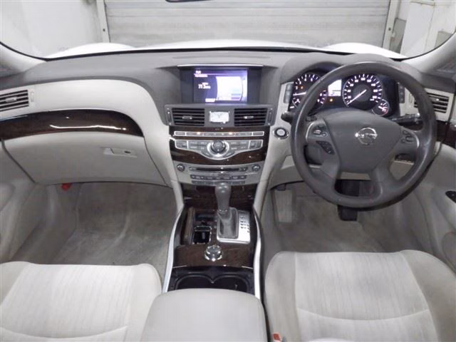 NISSAN FUGA