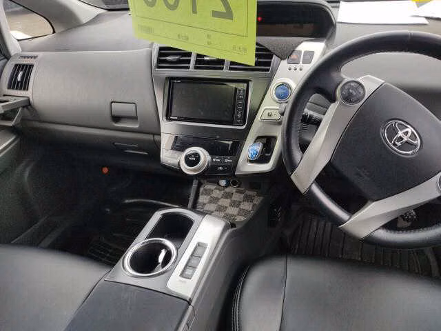 TOYOTA PRIUS ALPHA