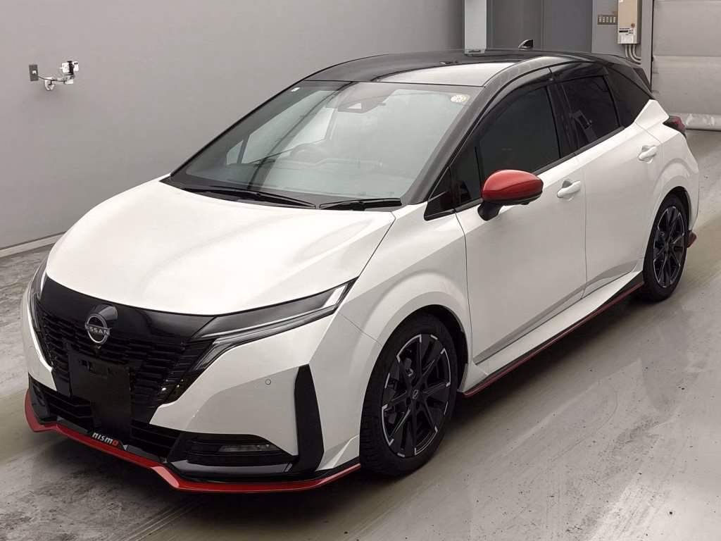 NISSAN AURA