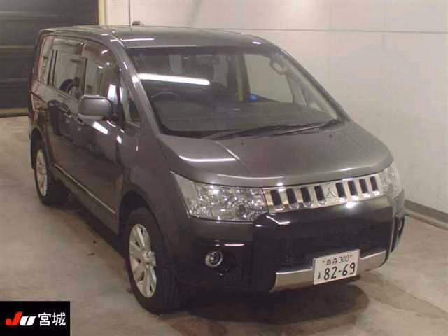 MITSUBISHI DELICA D:5
