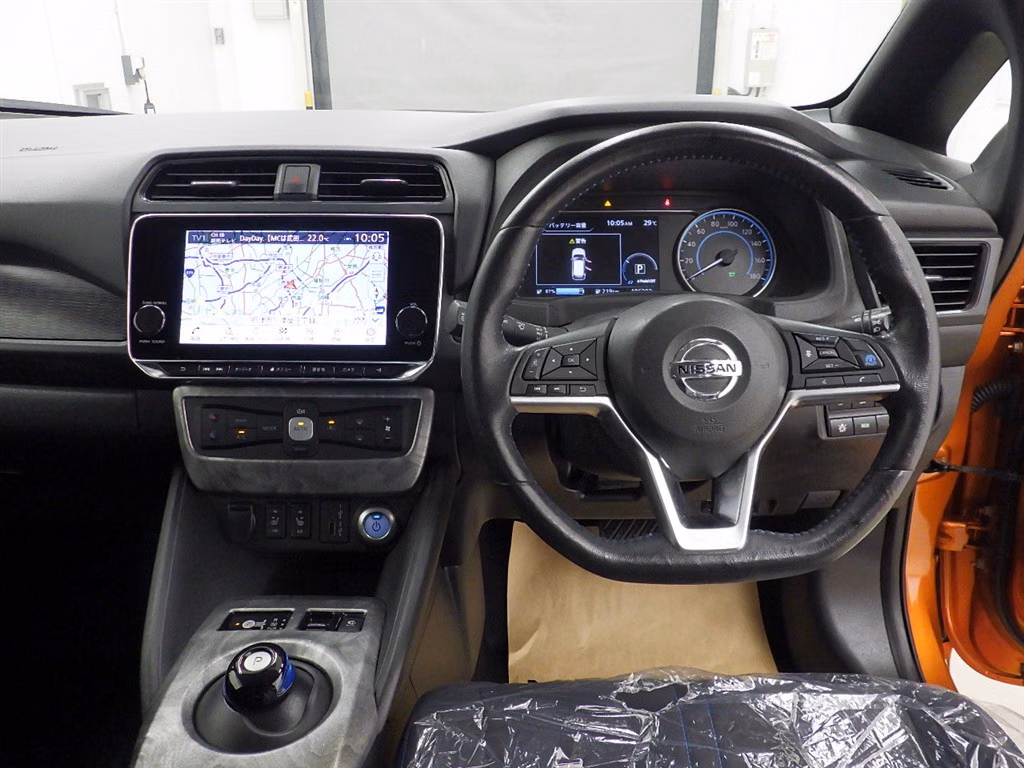 NISSAN LEAF
