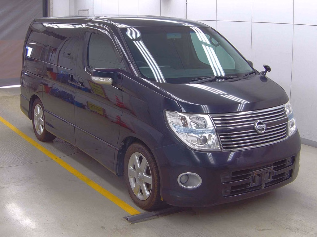 NISSAN ELGRAND