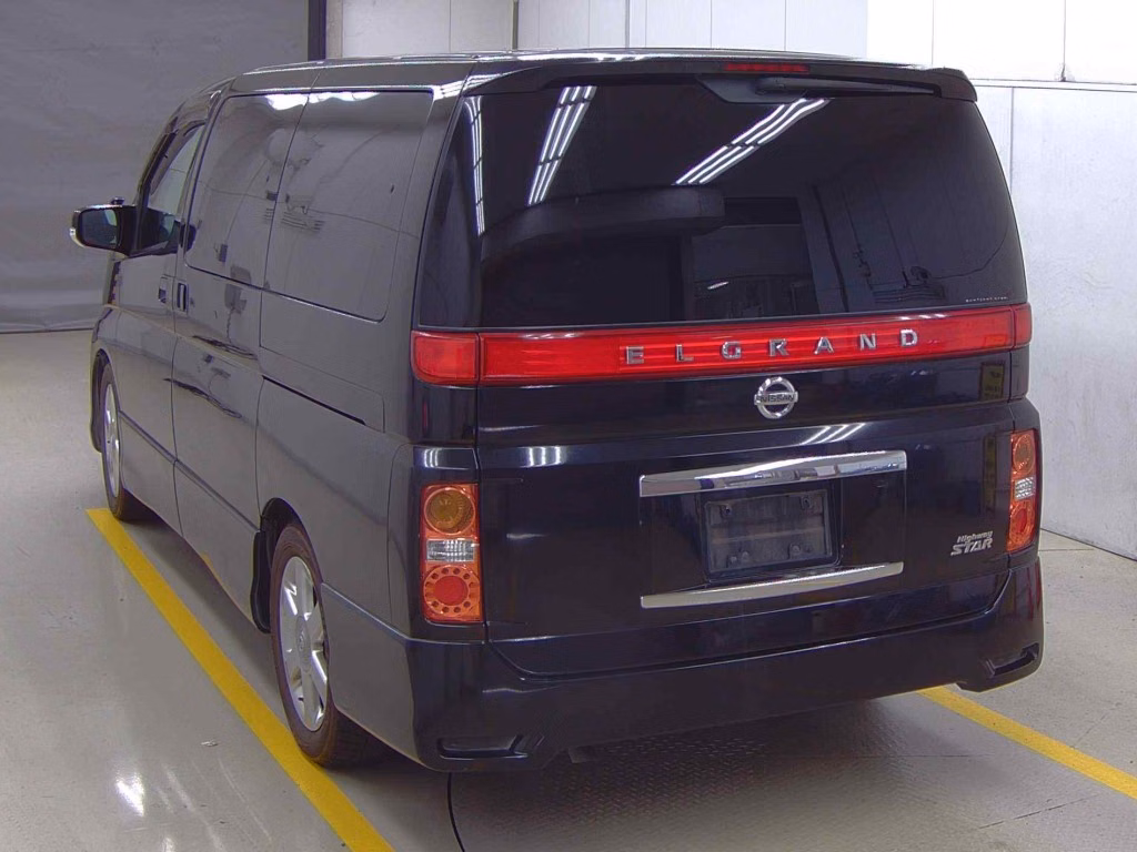 NISSAN ELGRAND