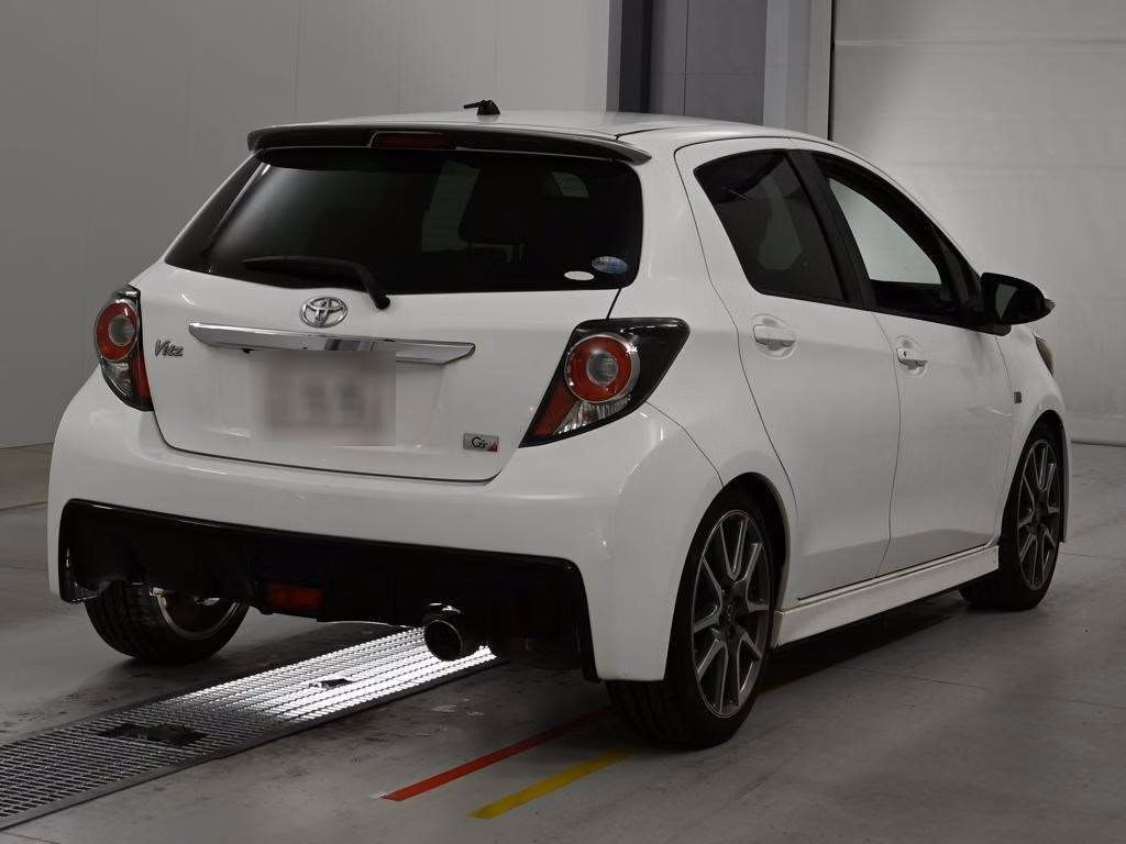 TOYOTA VITZ