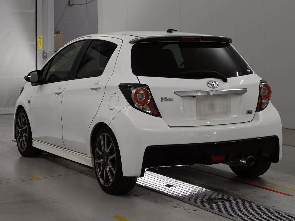 TOYOTA VITZ