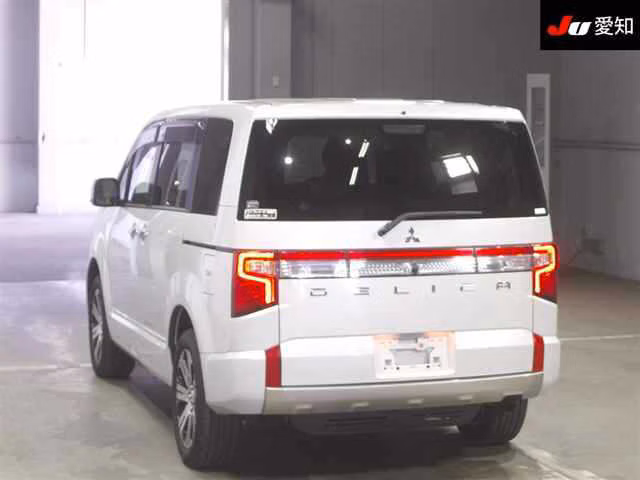 MITSUBISHI DELICA D:5
