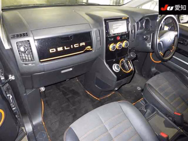 MITSUBISHI DELICA D:5