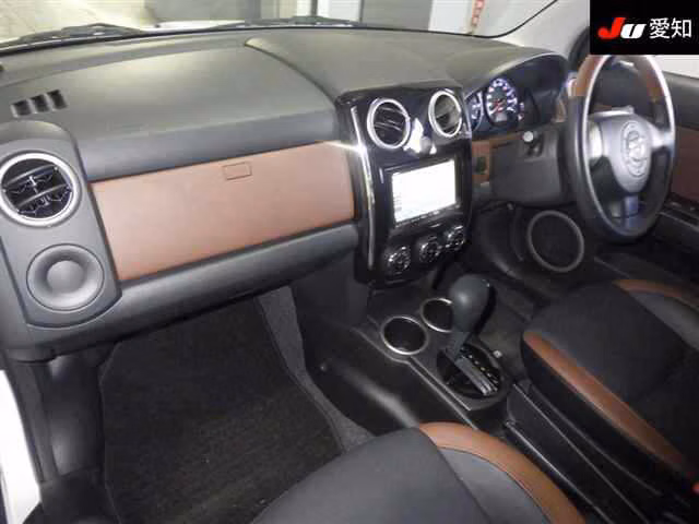 MAZDA VERISA