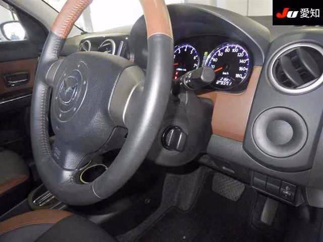 MAZDA VERISA