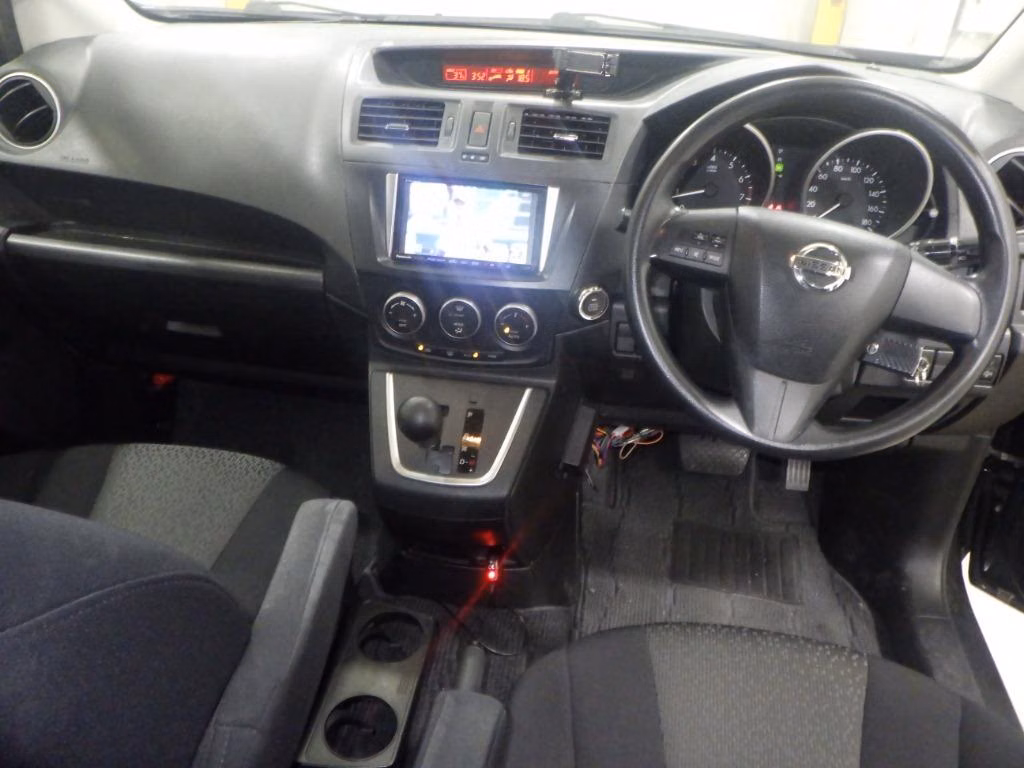 NISSAN LAFESTA