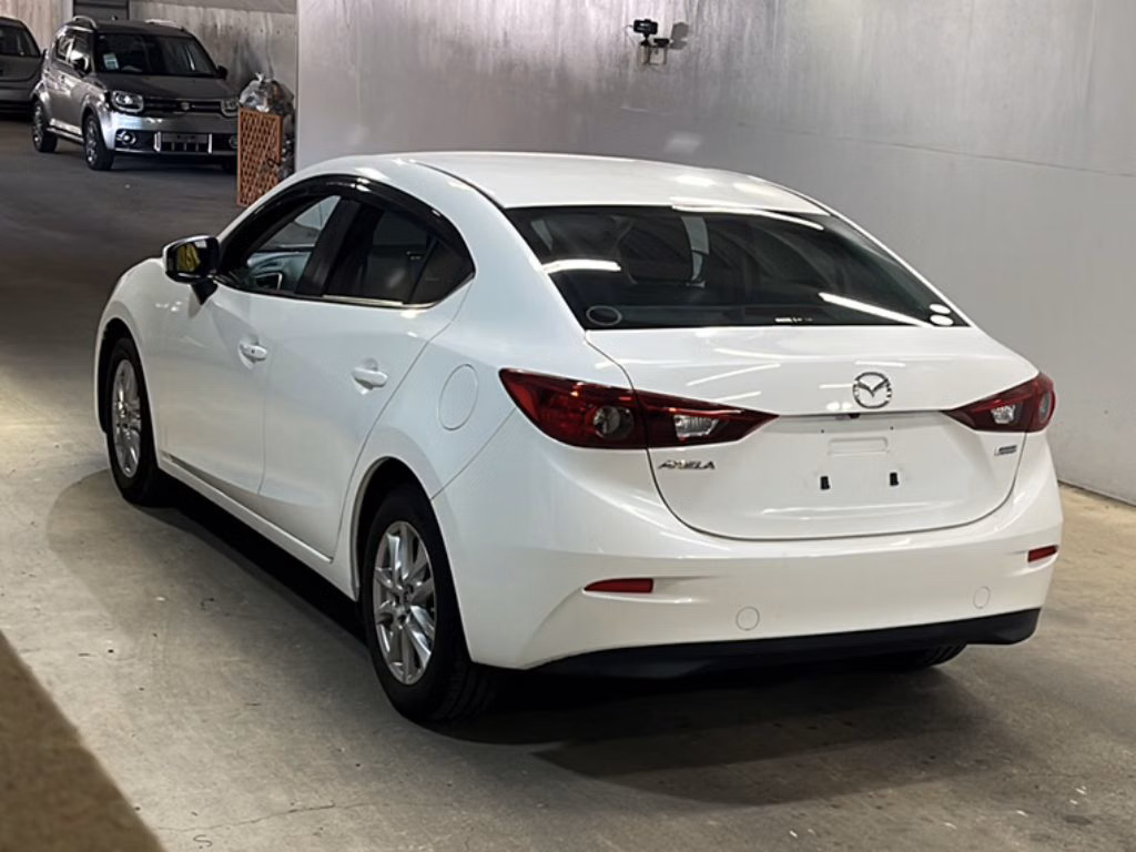 MAZDA AXELA