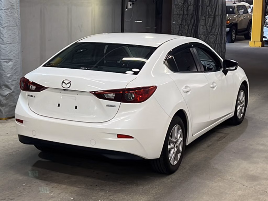 MAZDA AXELA