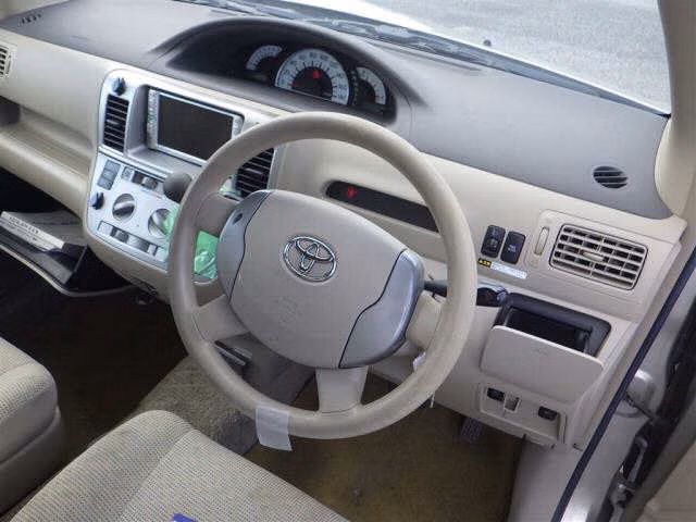 TOYOTA RAUM