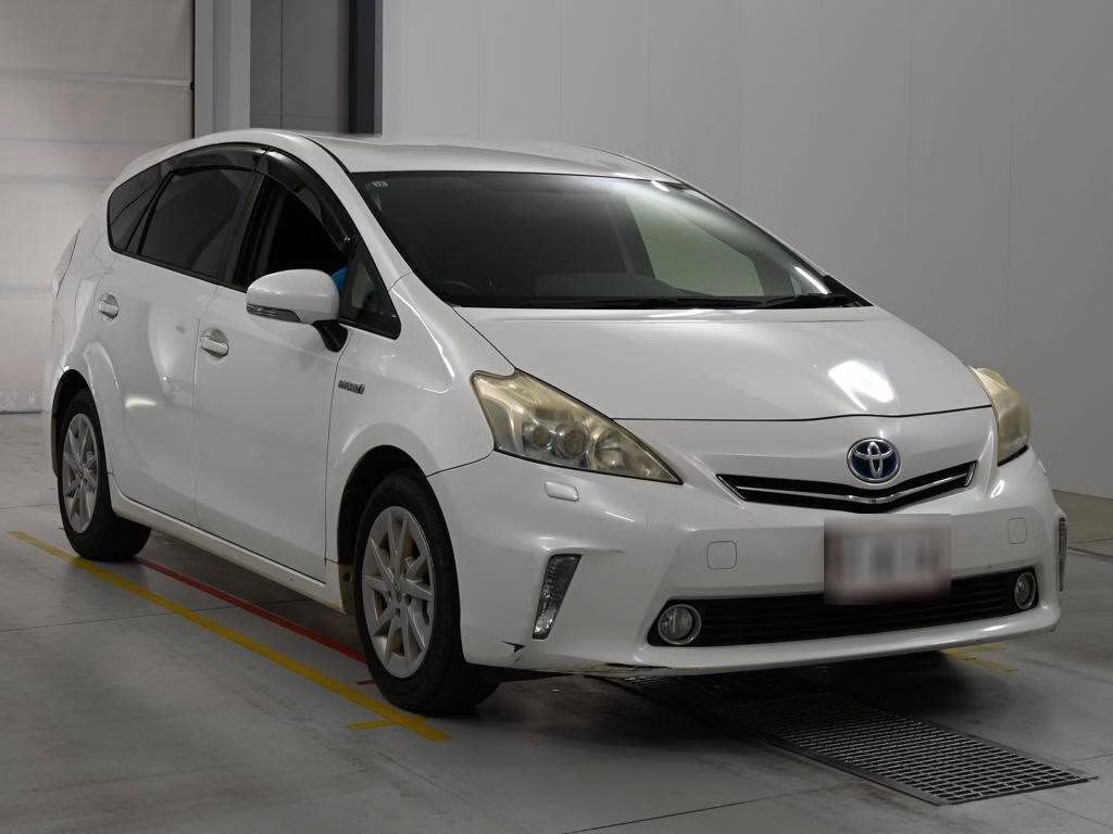 TOYOTA PRIUS ALPHA