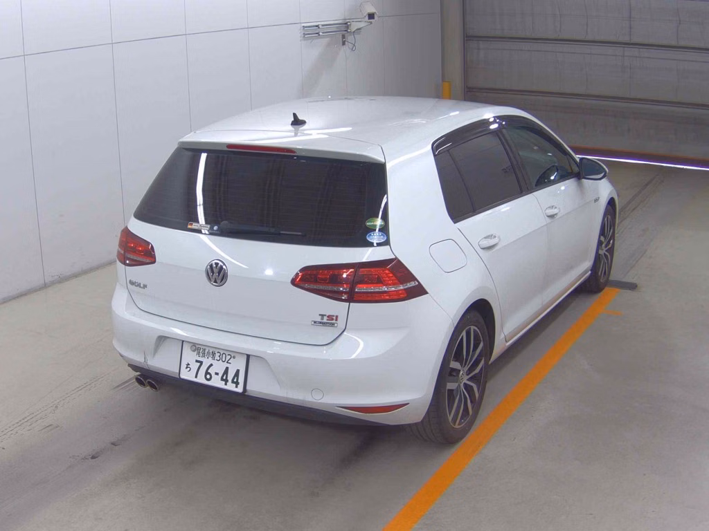 VOLKSWAGEN GOLF