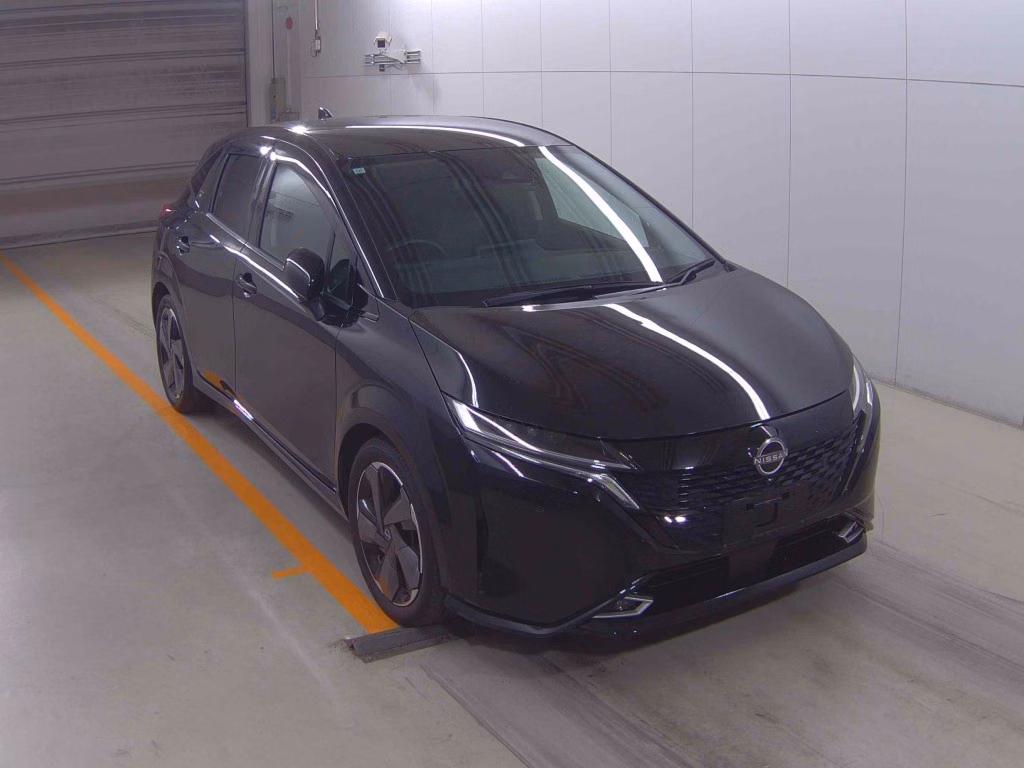 NISSAN AURA