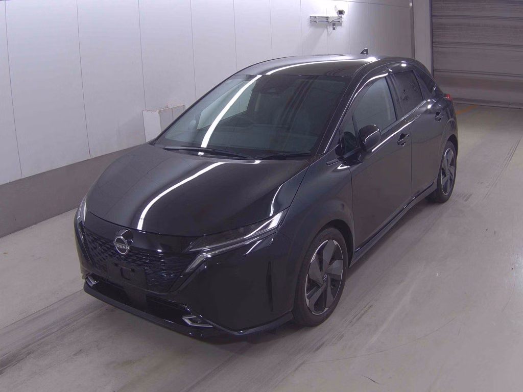 NISSAN AURA