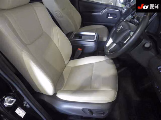 TOYOTA GRANACE