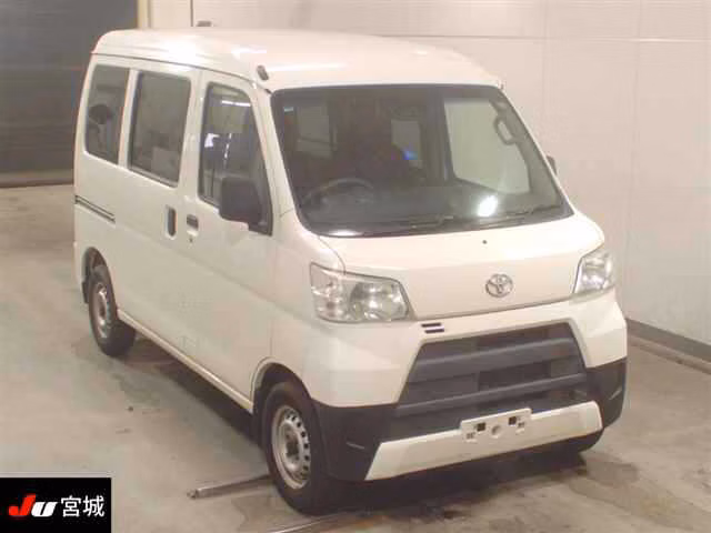 TOYOTA PIXIS VAN