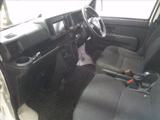 TOYOTA PIXIS VAN