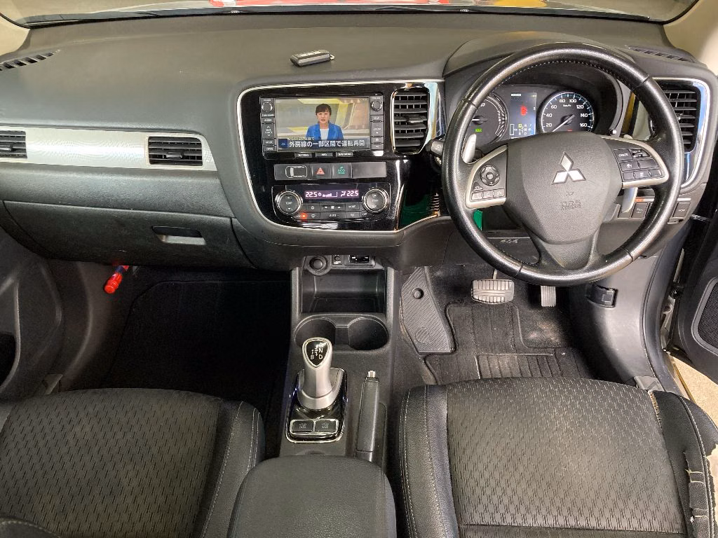 MITSUBISHI OUTLANDER