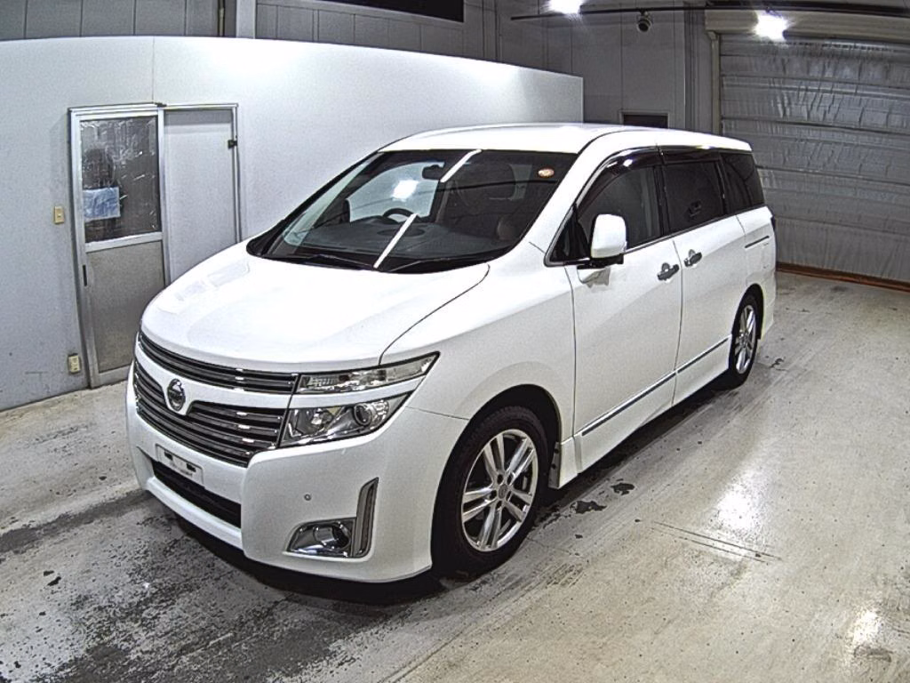 NISSAN ELGRAND