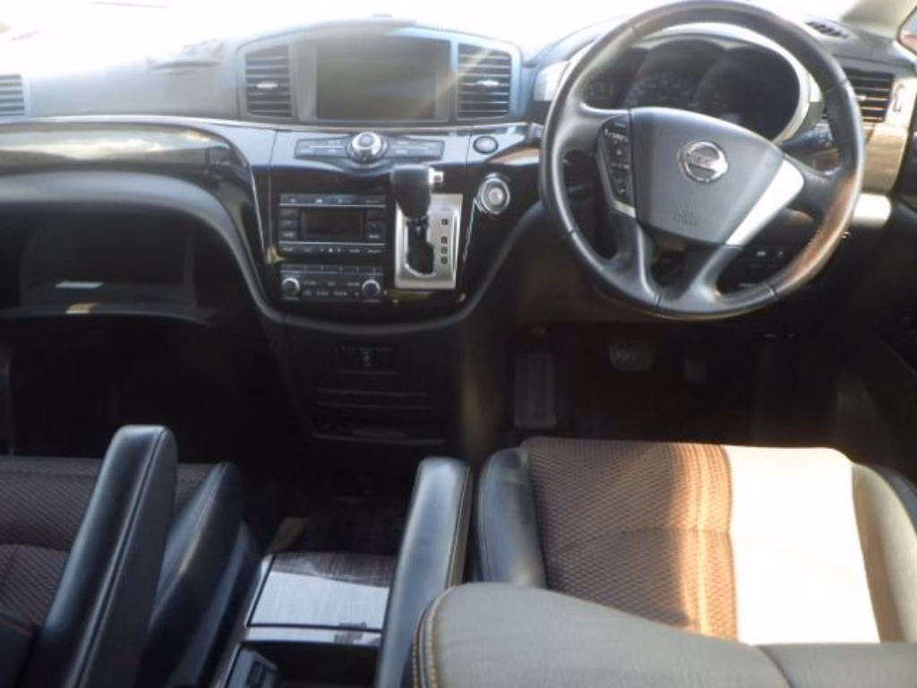 NISSAN ELGRAND