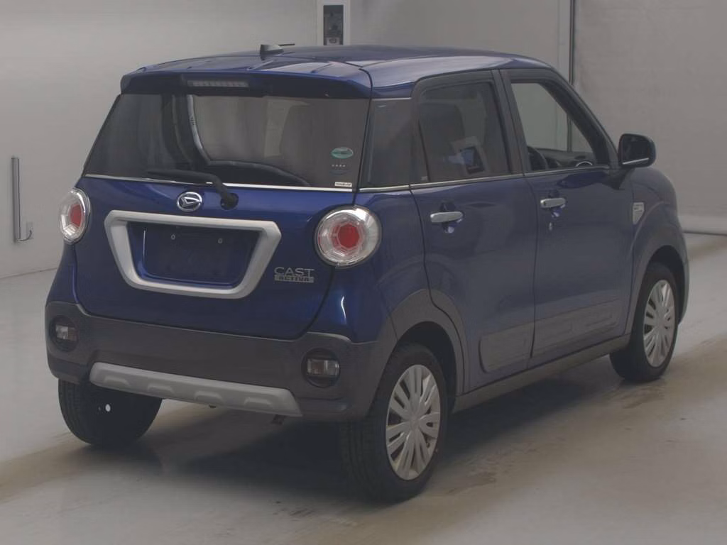 DAIHATSU CAST
