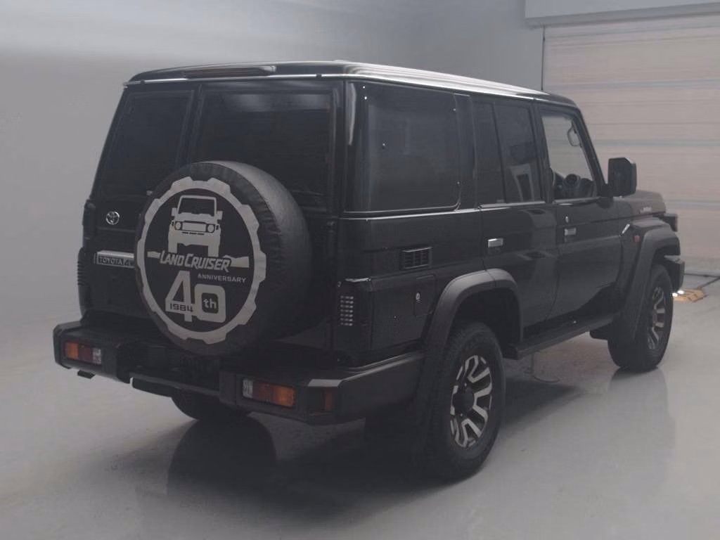 TOYOTA LAND CRUISER