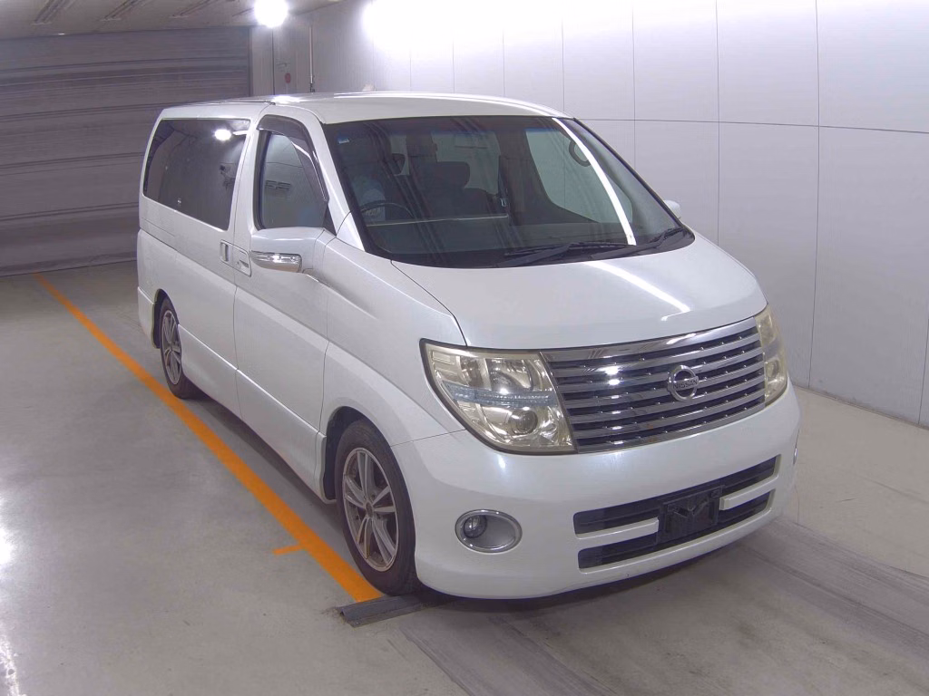 NISSAN ELGRAND