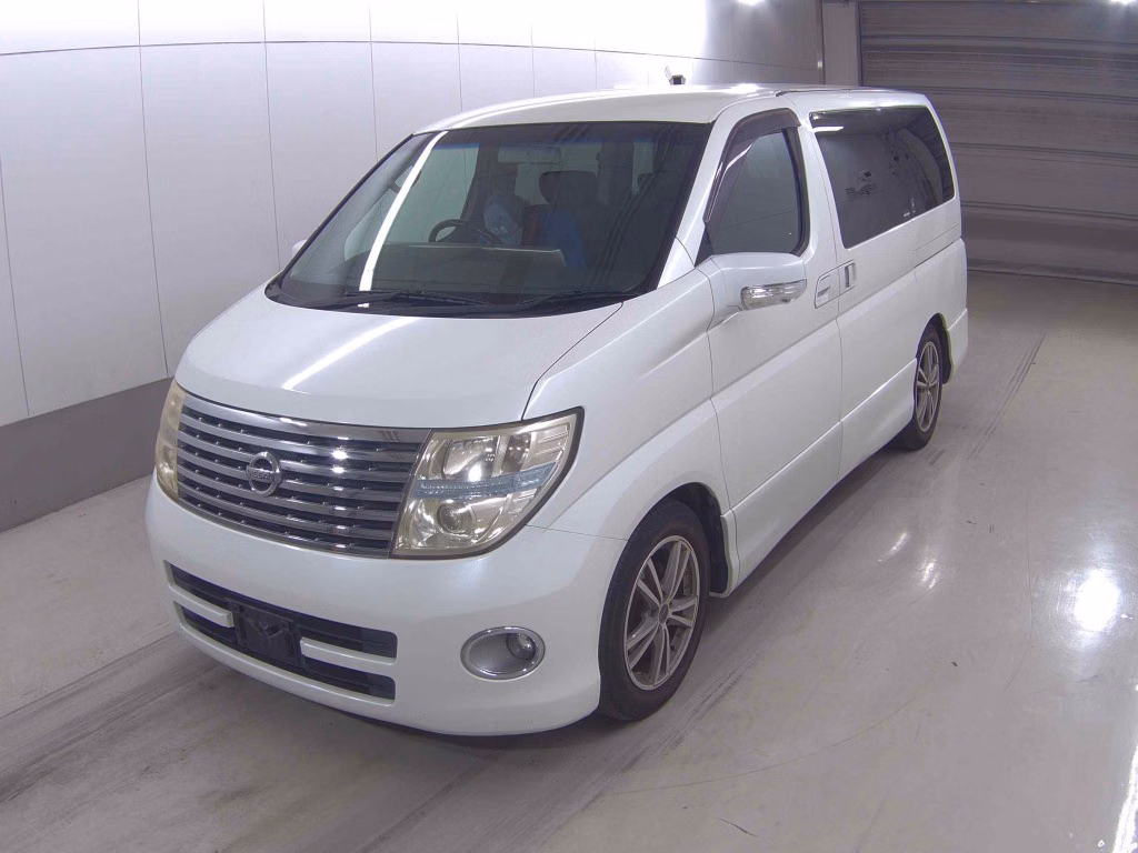 NISSAN ELGRAND