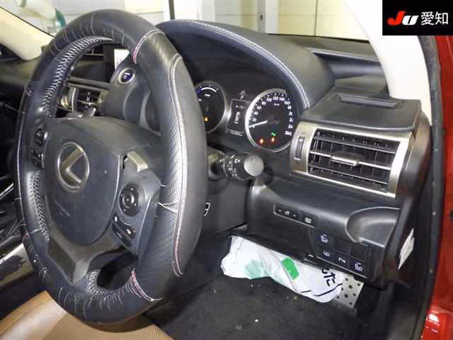 LEXUS IS300H