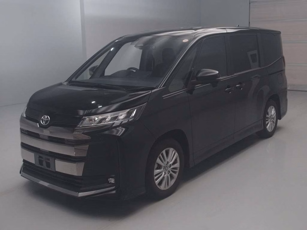 TOYOTA NOAH