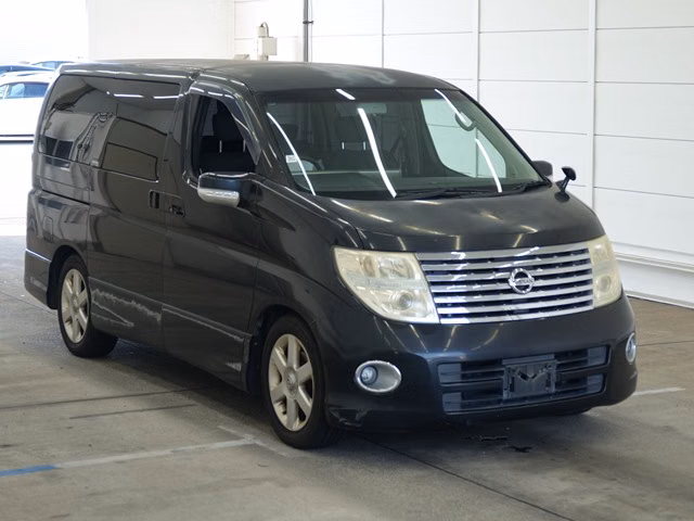 NISSAN ELGRAND