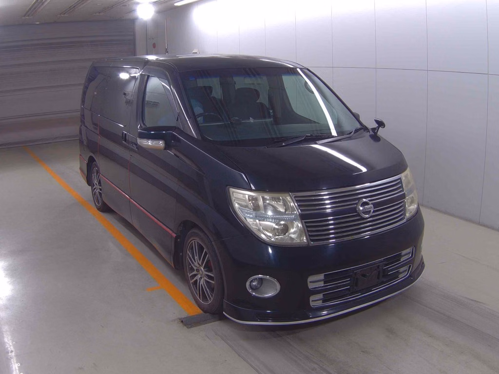 NISSAN ELGRAND