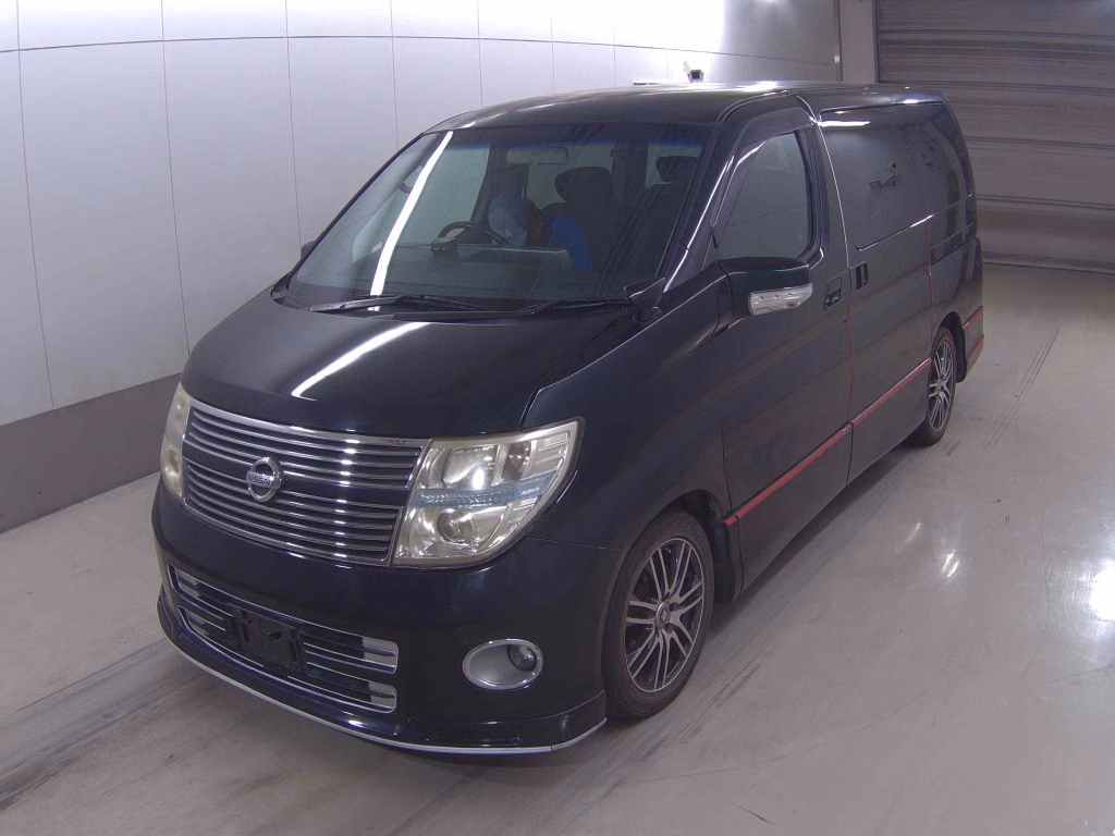 NISSAN ELGRAND