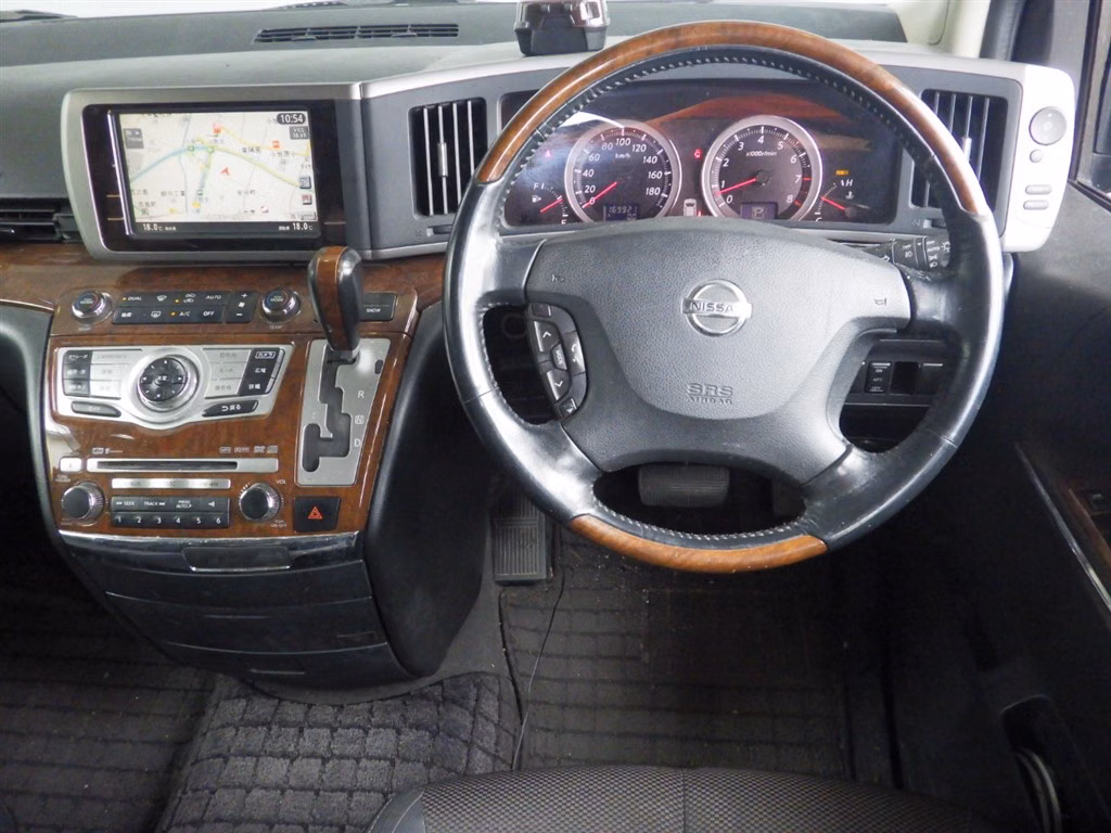 NISSAN ELGRAND