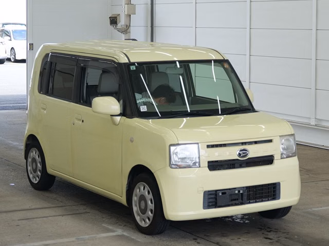 DAIHATSU MOVE CONTE