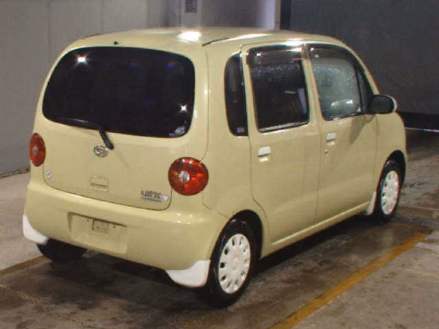 DAIHATSU MOVE LATTE