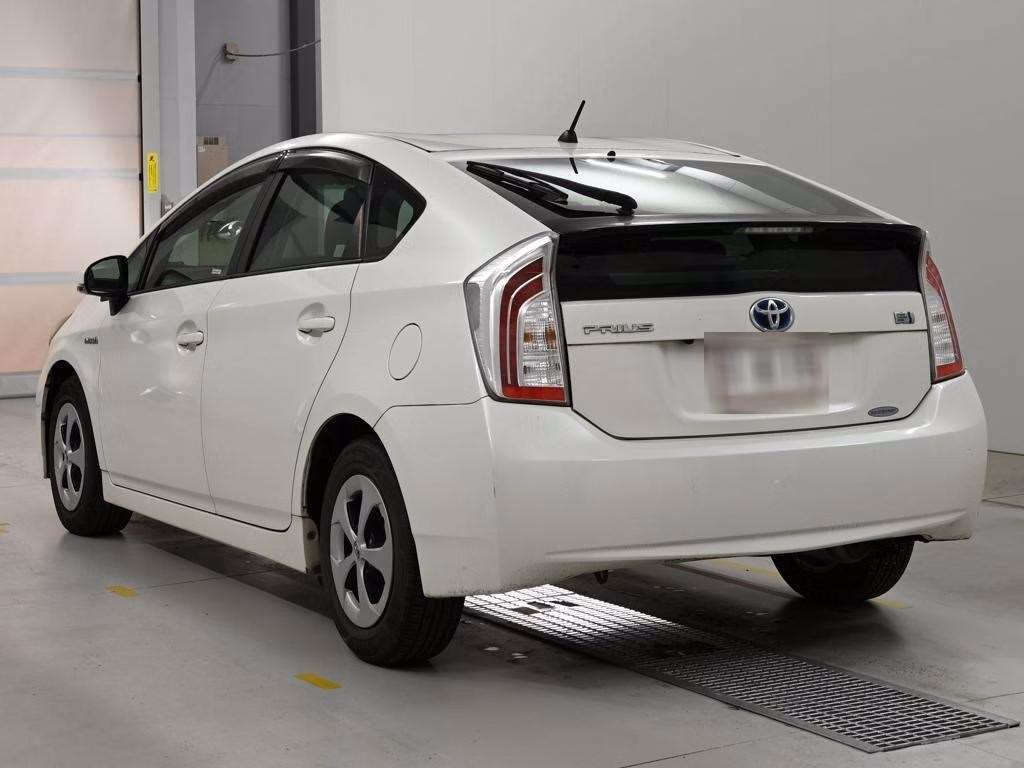 TOYOTA PRIUS